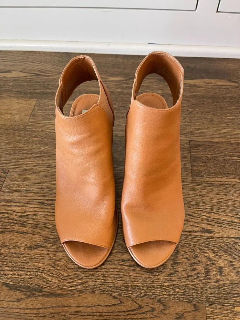 Steve Madden Nobel Cognac Leather Peep Toe Block Heel Booties - Size 8 (EUC)